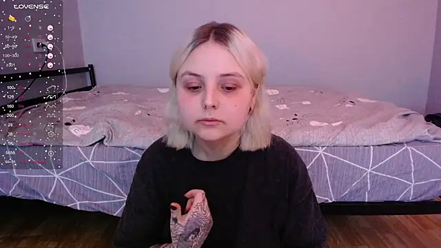 Snapshot of vendymories chatting on 12-19-25, 08:38 vendymories online show from 12-19-25, 08:38