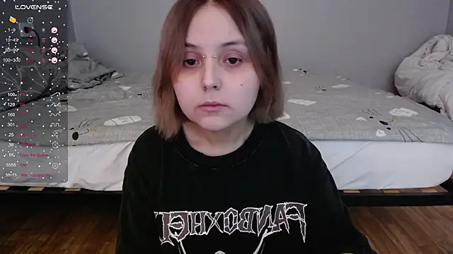 Snapshot of vendymories chatting on 02-05-26, 10:03 vendymories online show from 02-05-26, 10:03