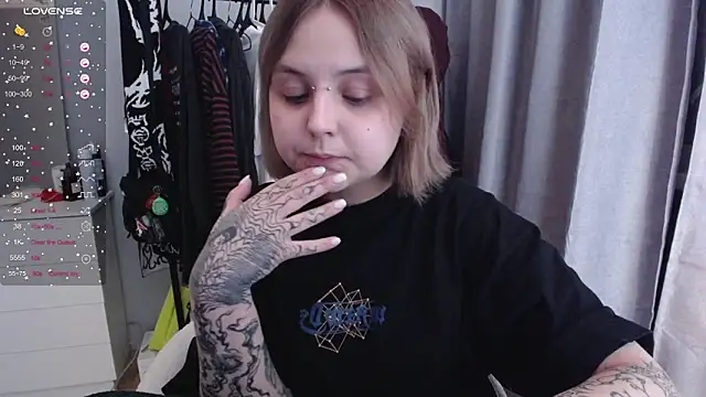 Snapshot of vendymories chatting on 02-12-26, 08:15 vendymories online show from 02-12-26, 08:15