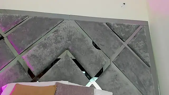 Snapshot of Sweet_Salome1 chatting on 09-23-25, 12:08 Sweet Salome1 online show from 09-23-25, 12:08