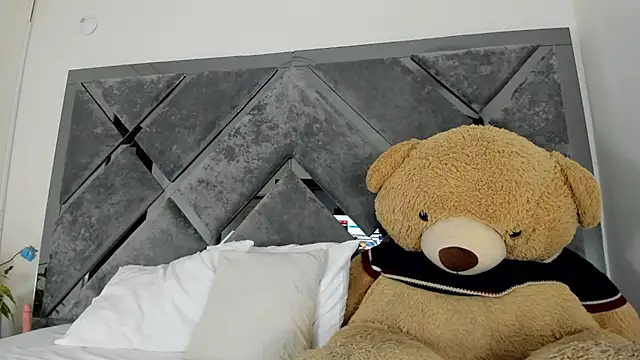 Snapshot of Sweet_Salome1 chatting on 10-28-25, 12:19 Sweet Salome1 online show from 10-28-25, 12:19