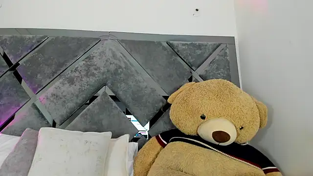 Snapshot of Sweet_Salome1 chatting on 10-31-25, 12:06 Sweet Salome1 online show from 10-31-25, 12:06