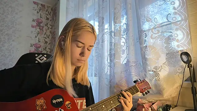 Witching Moon online show from 10-22-25, 07:19