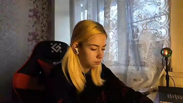 Witching Moon online show from 11-10-25, 07:40