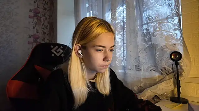 Witching Moon online show from 11-11-25, 07:52