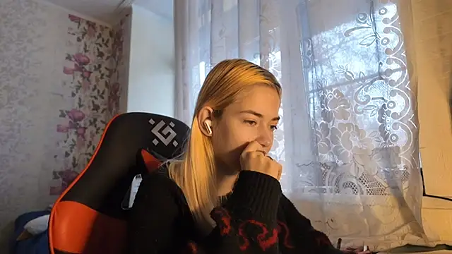 Witching Moon online show from 11-17-25, 07:58