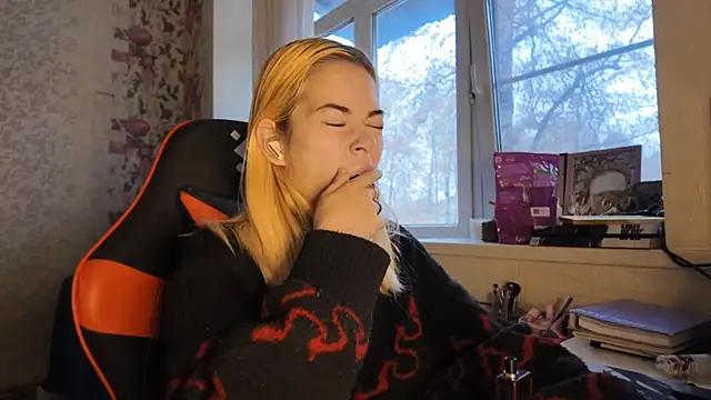 Witching Moon online show from 11-27-25, 07:32