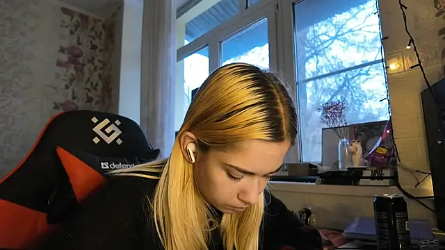 Witching Moon online show from 12-17-25, 07:14