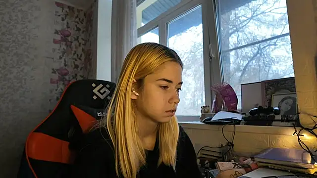 Witching Moon online show from 12-19-25, 07:15