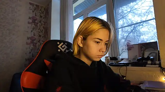 Witching Moon online show from 12-22-25, 07:27