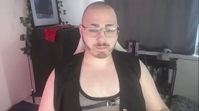 Snapshot of FabianKinky chatting on 09-11-25, 03:34 FabianKinky online show from 09-11-25, 03:34