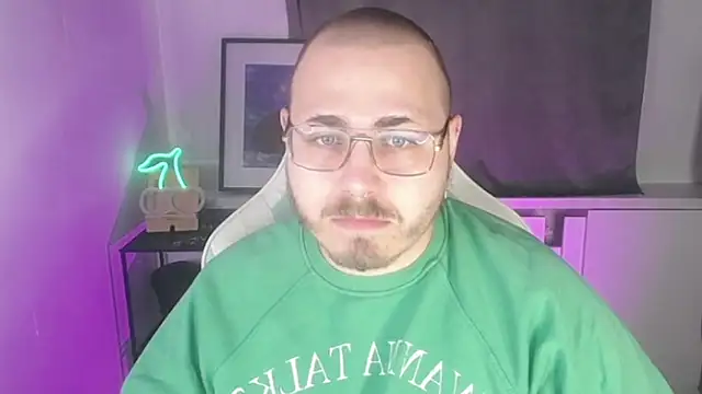 Snapshot of FabianKinky chatting on 09-29-25, 04:56 FabianKinky online show from 09-29-25, 04:56