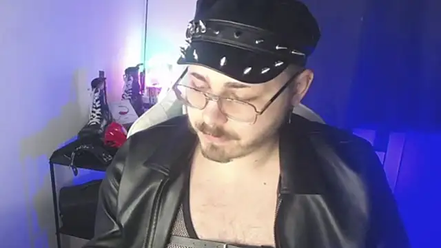 Snapshot of FabianKinky chatting on 10-10-25, 04:39 FabianKinky online show from 10-10-25, 04:39