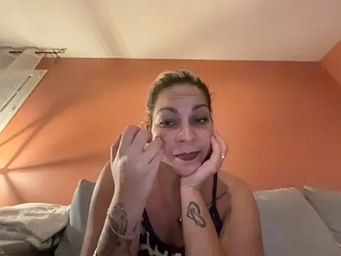 minettedusud online show from 09-18-25, 08:33