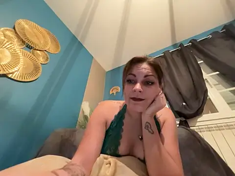 minettedusud online show from 11-17-25, 09:37