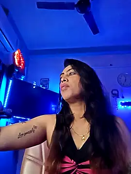 Snapshot of Love_Beauty01 chatting on 02-04-26, 06:36 Love Beauty01 online show from 02-04-26, 06:36