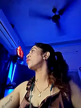 Snapshot of Love_Beauty01 chatting on 02-08-26, 06:55 Love Beauty01 online show from 02-08-26, 06:55