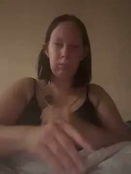 Snapshot of xSiindy95 chatting on 10-11-25, 09:24 xSiindy95 online show from 10-11-25, 09:24