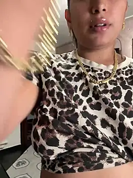 Snapshot of JaneetDeea chatting on 10-11-25, 04:05 JaneetDeea online show from 10-11-25, 04:05