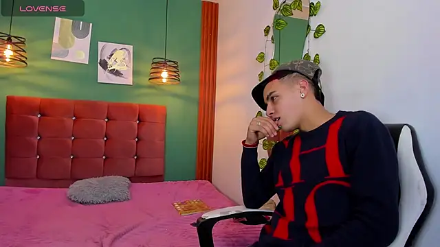 Aisha andy online show from 10-18-25, 03:42