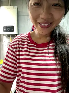 Snapshot of coco-o chatting on 10-08-25, 08:56 coco-o online show from 10-08-25, 08:56