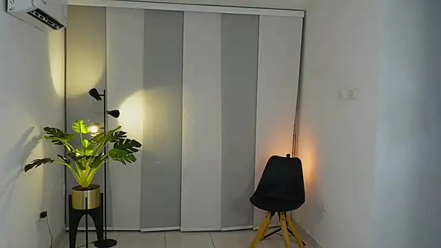 Snapshot of Timmyshy_ chatting on 10-09-25, 10:52 Timmyshy  online show from 10-09-25, 10:52