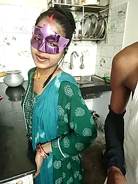 Snapshot of LOVE568 chatting on 10-08-25, 01:58 LOVE568 online show from 10-08-25, 01:58