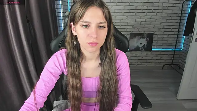 Snapshot of lasly_moon chatting on 10-12-25, 12:09 lasly moon online show from 10-12-25, 12:09