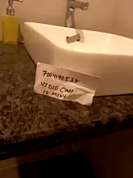 Snapshot of liza-212 chatting on 10-14-25, 12:33 liza-212 online show from 10-14-25, 12:33