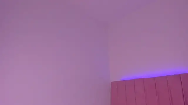 Snapshot of MiaWonderfull chatting on 11-28-25, 04:15 MiaWonderfull online show from 11-28-25, 04:15