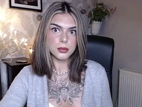 Snapshot of Nova_SIN chatting on 09-18-25, 05:09 Nova SIN online show from 09-18-25, 05:09