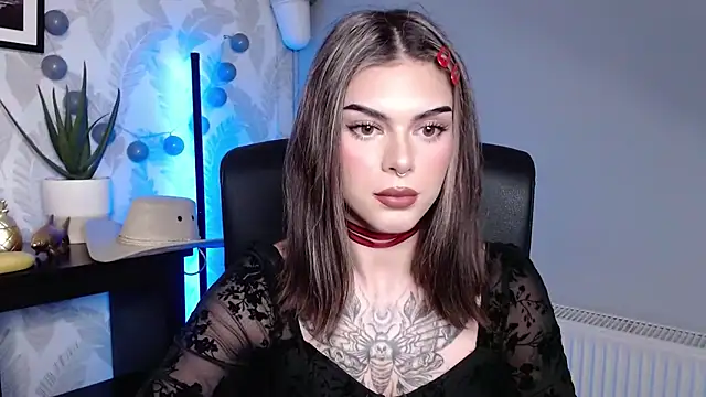 Snapshot of Nova_SIN chatting on 10-13-25, 10:48 Nova SIN online show from 10-13-25, 10:48