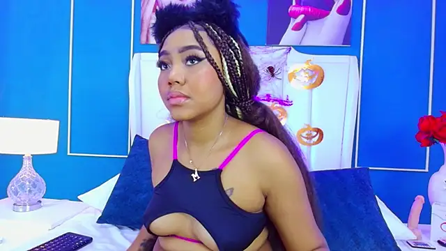 AngelaRoberts online show from 10-27-25, 04:27