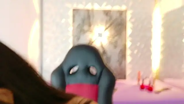 Snapshot of Luciana_r chatting on 09-12-25, 10:10 Luciana r online show from 09-12-25, 10:10