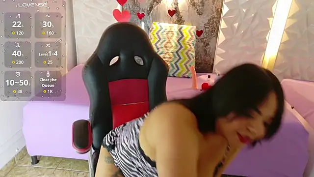Snapshot of Luciana_r chatting on 09-24-25, 10:13 Luciana r online show from 09-24-25, 10:13