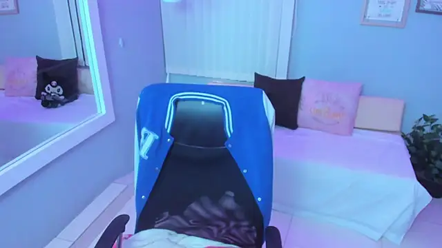 Miku Kita online show from 10-03-25, 01:52