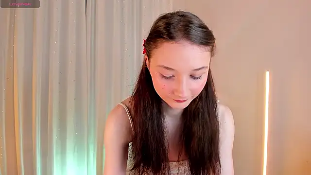 Snapshot of MilliMouse chatting on 01-14-26, 05:18 MilliMouse online show from 01-14-26, 05:18