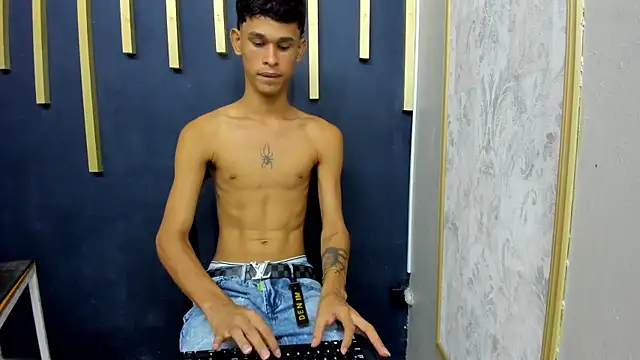 Snapshot of Just_D4v7 chatting on 09-16-25, 07:04 Just D4v7 online show from 09-16-25, 07:04