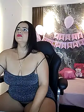 Snapshot of zafina_09 chatting on 11-04-25, 09:25 zafina 09 online show from 11-04-25, 09:25