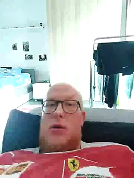 geilerd122 online show from 10-02-25, 12:23