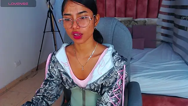 Milaa Star  online show from 10-02-25, 04:41