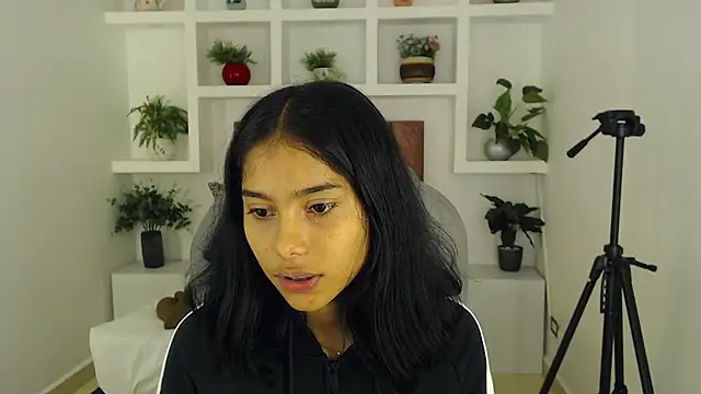 Milaa Star  online show from 02-07-26, 04:05