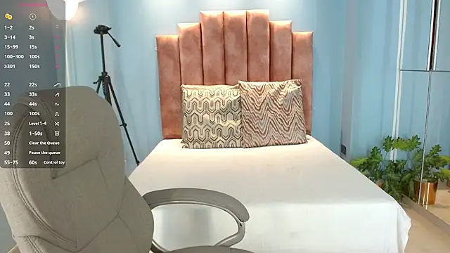 Milaa Star  online show from 02-24-26, 03:48