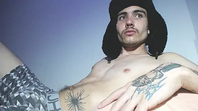 Snapshot of Onzas_ chatting on 09-20-25, 01:39 Onzas  online show from 09-20-25, 01:39