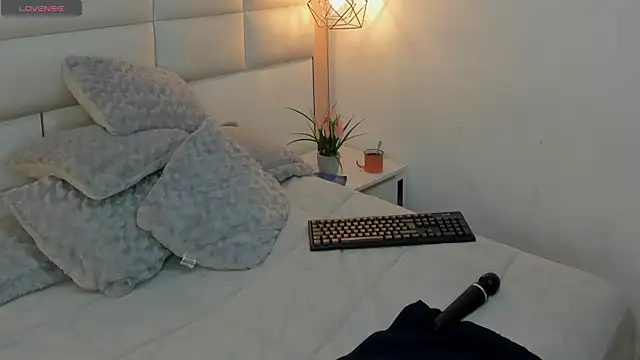 Snapshot of Salome_Smitth_1 chatting on 02-28-26, 09:05 Salome Smitth 1 online show from 02-28-26, 09:05