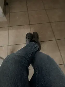 Snapshot of maialexte chatting on 12-13-25, 10:59 maialexte online show from 12-13-25, 10:59