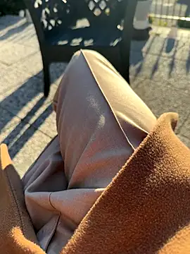 Snapshot of maialexte chatting on 12-14-25, 02:11 maialexte online show from 12-14-25, 02:11