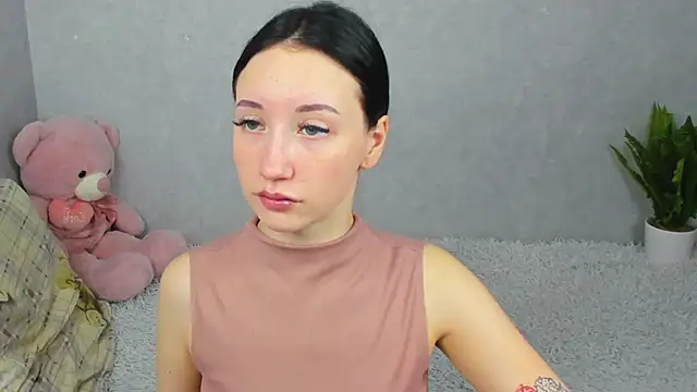 EileenMoores online show from 12-19-25, 07:32