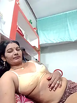 Snapshot of ZIVAA chatting on 10-11-25, 04:44 ZIVAA online show from 10-11-25, 04:44