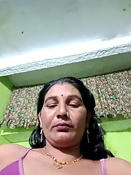 Snapshot of ZIVAA chatting on 10-18-25, 06:48 ZIVAA online show from 10-18-25, 06:48